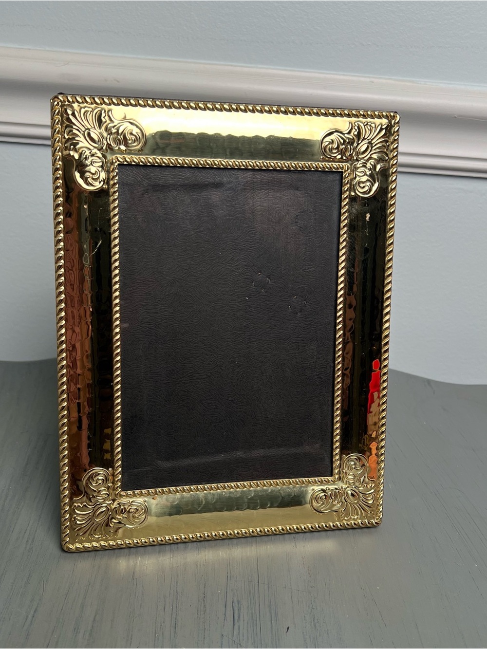 Brass hammered design picture Frame - Elegant Home Accent 5 x7. MCM vintage